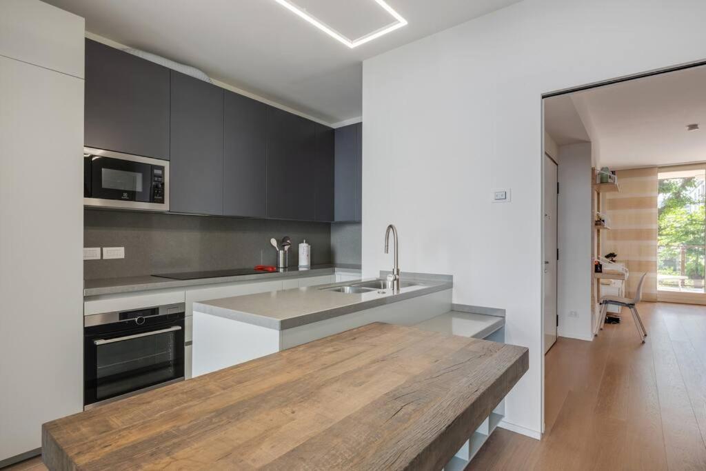 Easylife - Modern And Spacious Apt In Fiera City Life Milan Exterior photo