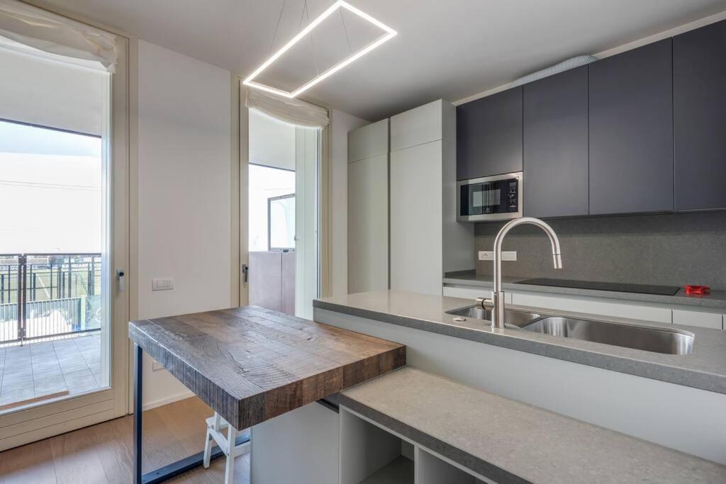 Easylife - Modern And Spacious Apt In Fiera City Life Milan Exterior photo